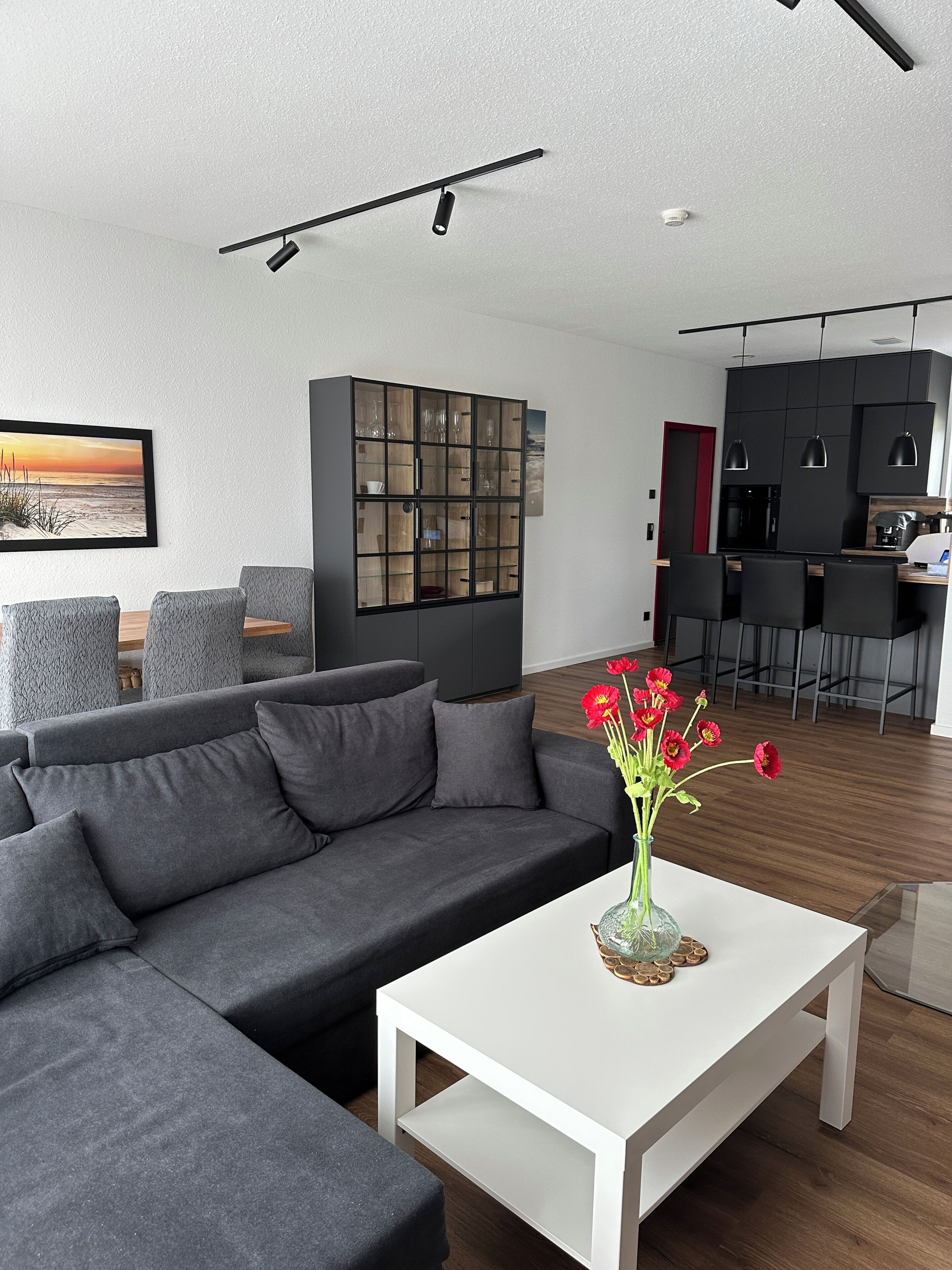 Smart TV y chimenea 