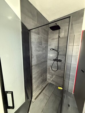 Shower, towels, soap, toilet paper - Special accommodation with its very own style, modern and lovingly furnished, (Samtens)