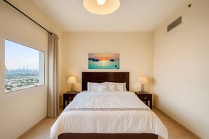 1 bedroom, iron/ironing board, WiFi, bed sheets - Spacious 1BR Apartment Community View (Dubai)