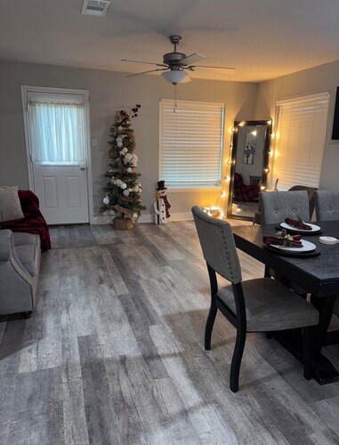 Fabulous 4-bedroom house with AC in welcoming Houston and loft area upstairs