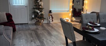 Fabulous 4-bedroom house with AC in welcoming Houston and loft area upstairs