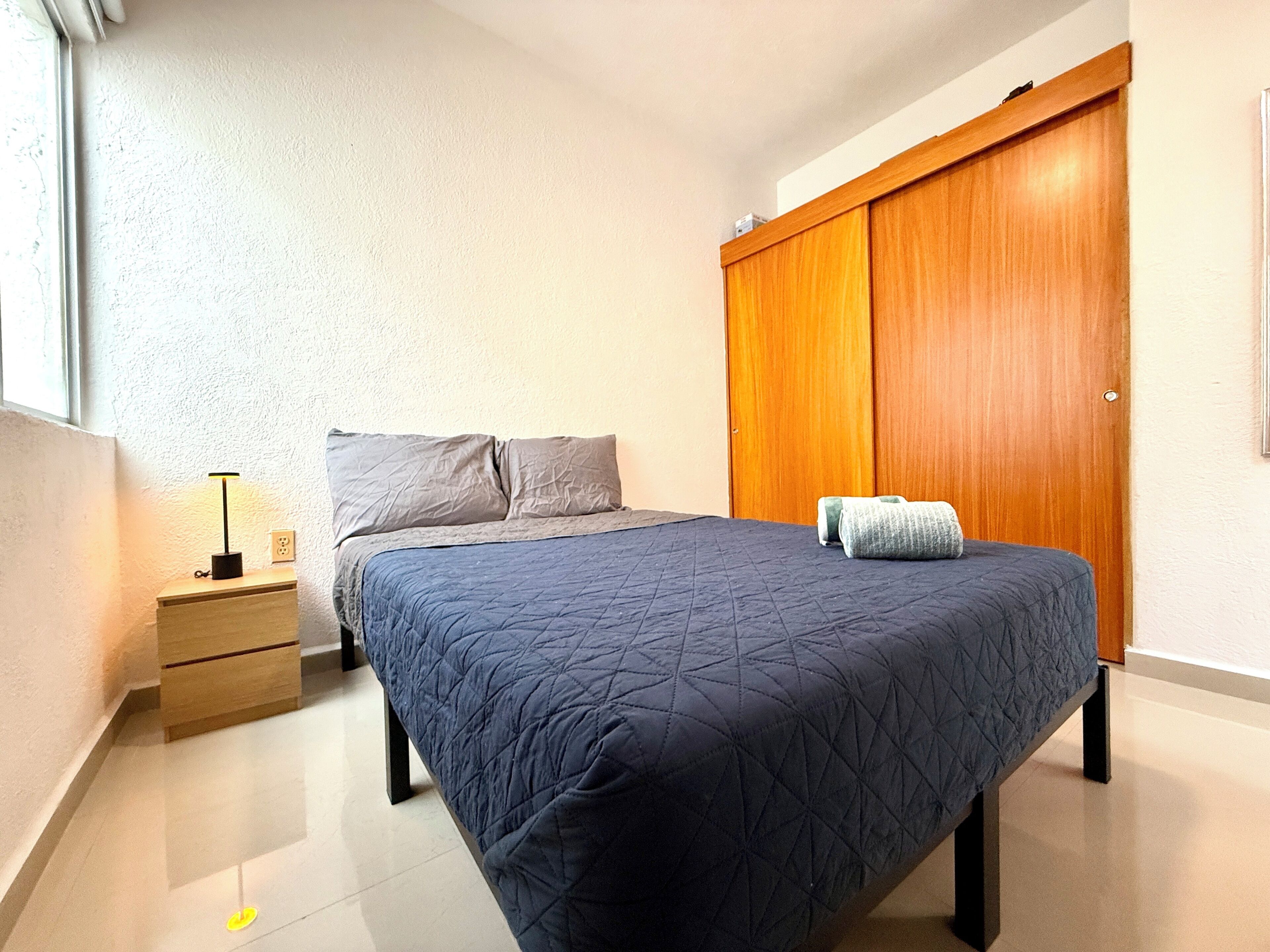 2 bedrooms, iron/ironing board, Internet, bed sheets