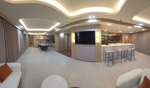 Presidential Suite | Interior - Plaza Court Hotel (Georgetown)