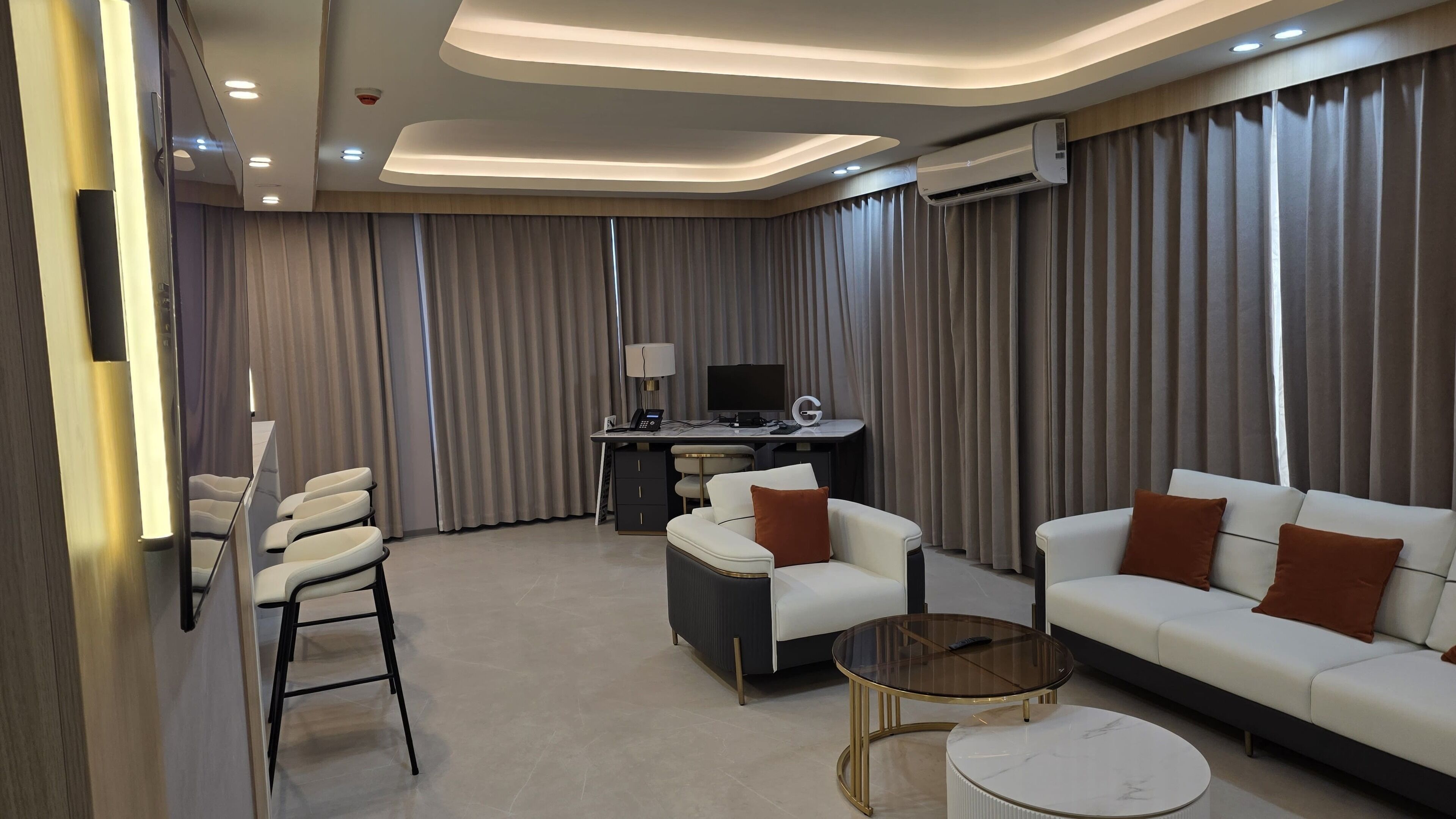 Superior Suite, City View