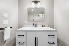 Luokittelematon kuva, 3 kautta 24, painike