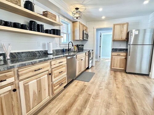 3 BR Home in Ellsworth [High St Haven]