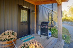 Terrace/patio - 2 BR Renovated Ellsworth Apt! [Cityside Townhouse] (Ellsworth)