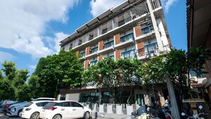 Unclassified image, 3 of 47, button - B2 Khamtieng Boutique Budget Hotel (Chiang Mai)
