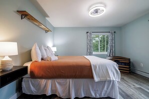 3 bedrooms, iron/ironing board, travel crib, WiFi