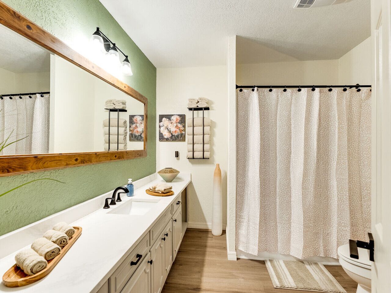 Hair dryer, towels