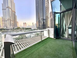 Property grounds - Luxury 2BR with Full Burj Khalifa View (Dubai)