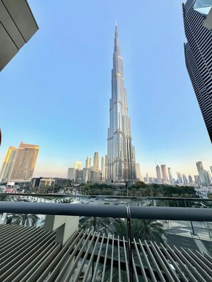 Property grounds - Luxury 2BR with Full Burj Khalifa View (Dubai)