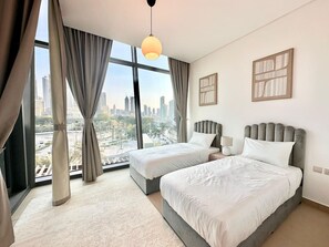 2 bedrooms, iron/ironing board, WiFi, bed sheets - Luxury 2BR with Full Burj Khalifa View (Dubai)