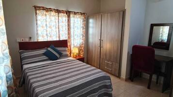 Iron/ironing board, internet, bed sheets