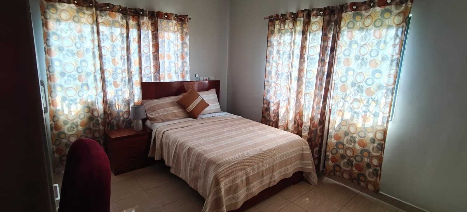 Fer et planche à repasser, accès Internet, draps fournis