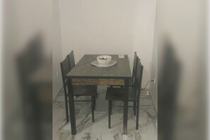 Dining - studio Meliro  (Dakar)