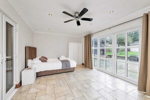 5 bedrooms, iron/ironing board, free WiFi, bed sheets