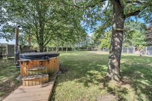 Property grounds - Luxury Spa Mansion (Bury St Edmunds)