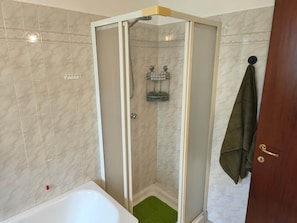 Haartrockner, Handtücher