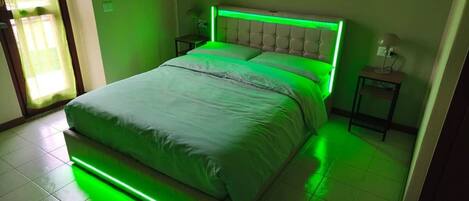 1 bedroom, desk, free WiFi, bed sheets