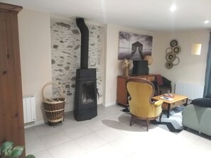 Interior - Close to Lac de Grand-Lieu, terrace, private parking (La Chevrolière)