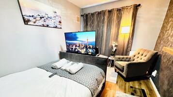 2 bedrooms, desk, iron/ironing board, free WiFi