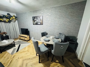 Dining - Luxury 2-Bed Apartment+Office with Built-In TV King Bed Private Entrance&Parking (Sale)