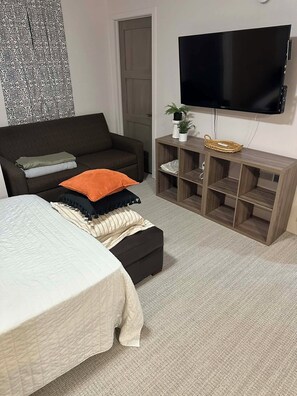 1 dormitorio, tabla de planchar con plancha, wifi y ropa de cama