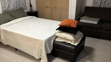 1 bedroom, iron/ironing board, WiFi, bed sheets