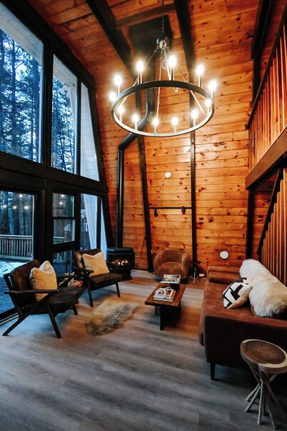 Renovated A-Frame Ski & Sauna Retreat + Hot Tub Near Mt Snow + Stratton