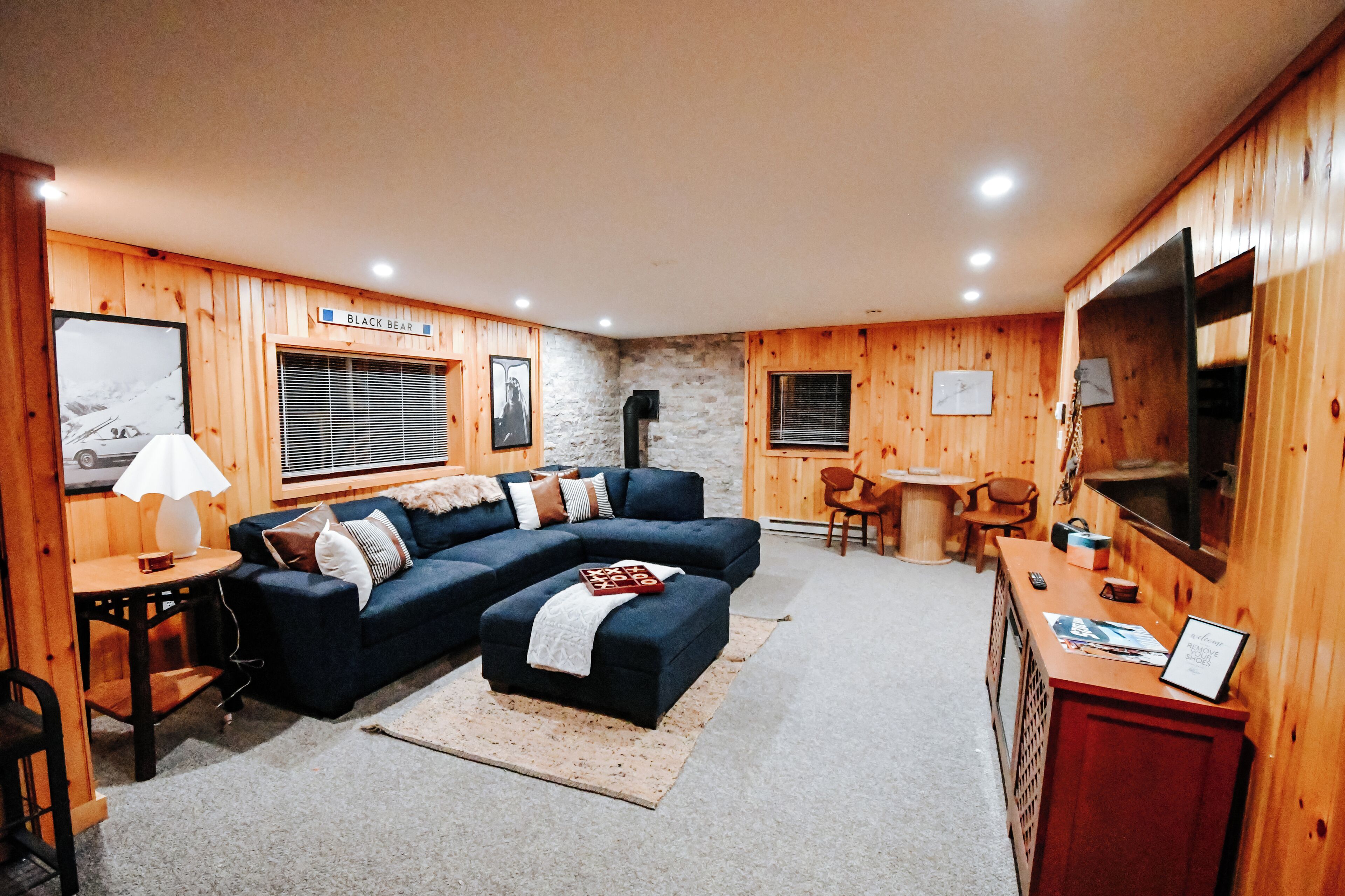 Renovated A-frame Ski & Sauna Retreat + Hot Tub Near Mt Snow + Stratton - Vermont