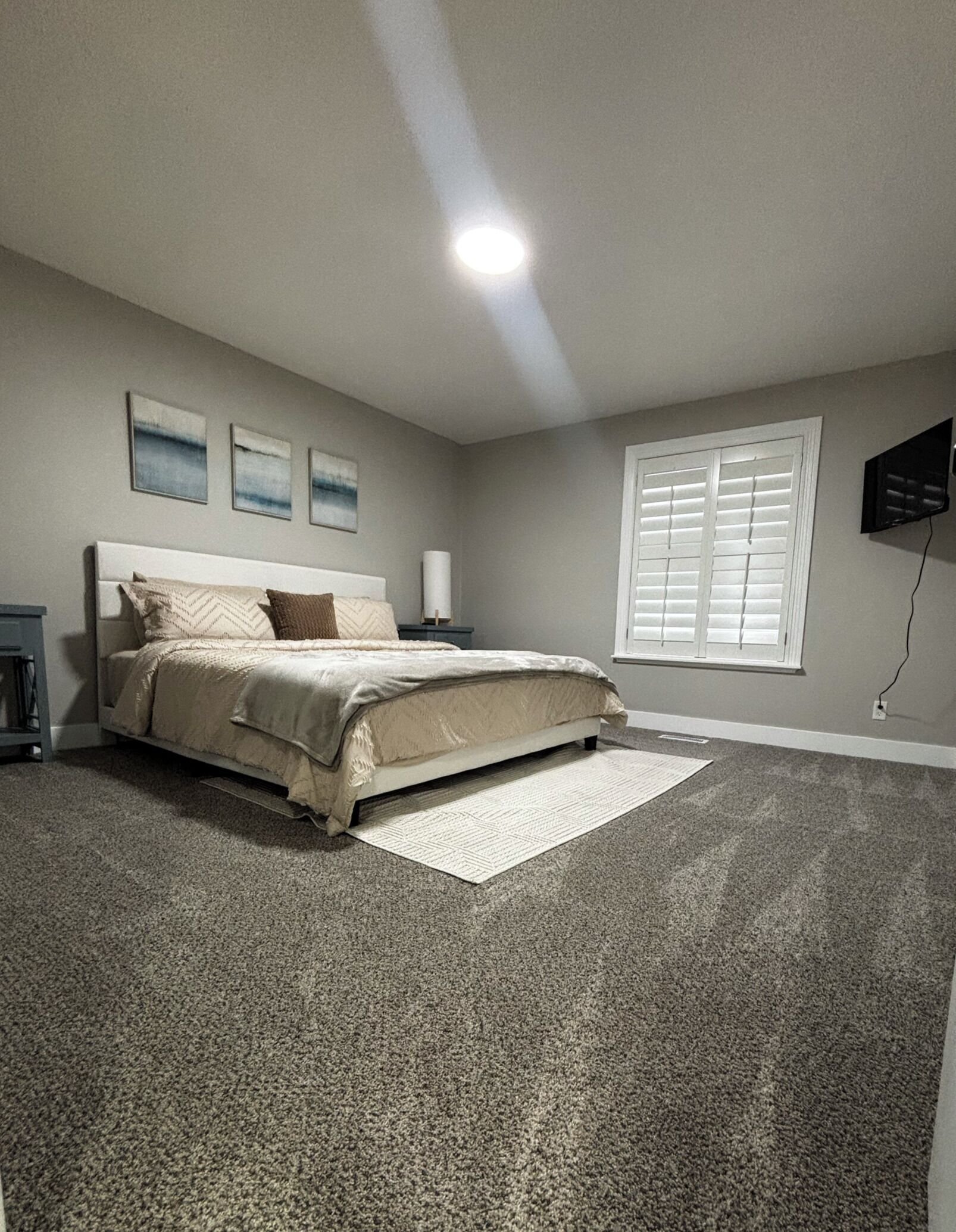 4 habitaciones, tabla de planchar con plancha, wifi y ropa de cama 