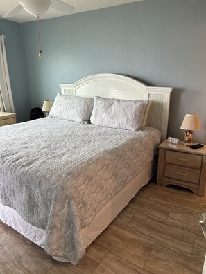 2 bedrooms, WiFi, bed sheets - Perfect 2-bedroom Oceanfront Condo in Ft. Myers Beach, FL (Fort Myers Beach)