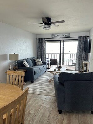 TV - Perfect 2-bedroom Oceanfront Condo in Ft. Myers Beach, FL (Fort Myers Beach)