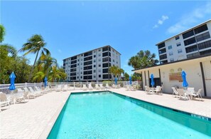Pool - Perfect 2-bedroom Oceanfront Condo in Ft. Myers Beach, FL (Fort Myers Beach)