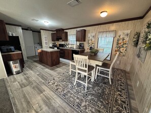 Dining - Spacious 3BR Country Home ~ Rural Escape (Lake Butler)