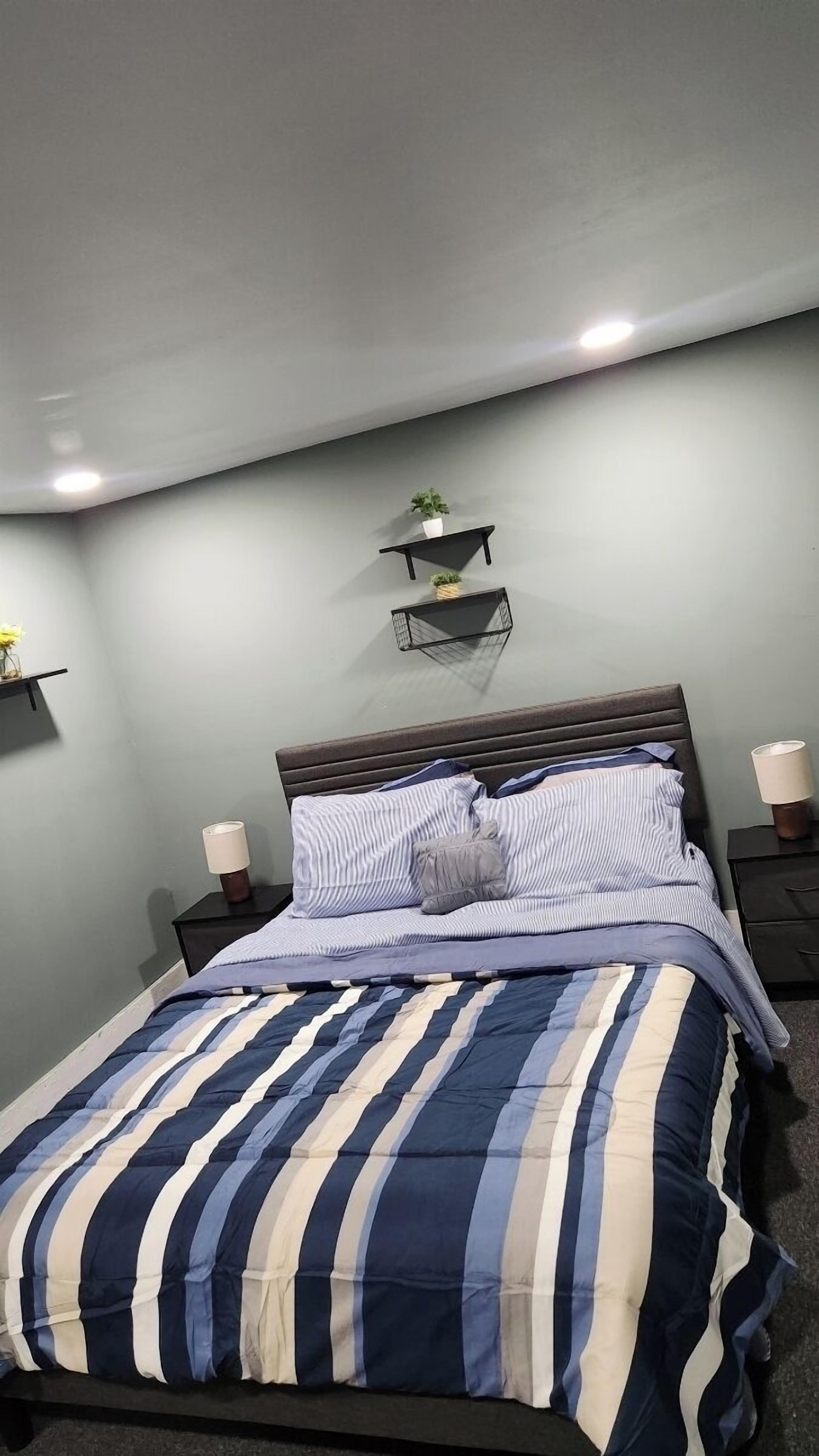 3 habitaciones, tabla de planchar con plancha y wifi gratis 