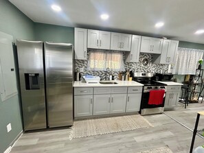 Paper towels - Farmhouse Stay w/Deck, Pond, Cows & Country Views (Otego)