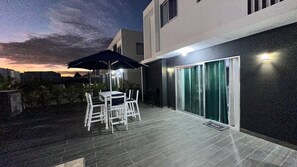 Outdoor dining - VILLA 127 THE INTENSE CARIBBEAN (Punta Cana)