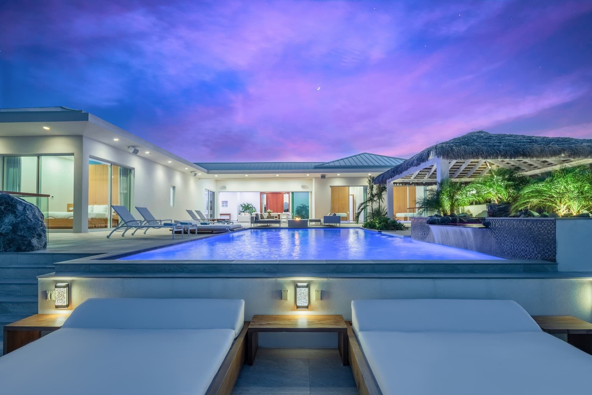 Een verwarmd zwembad