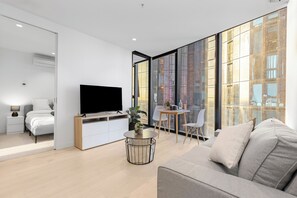 Living area - MelbCBD| 46F Stunning City View |EQ Tower (Melbourne)