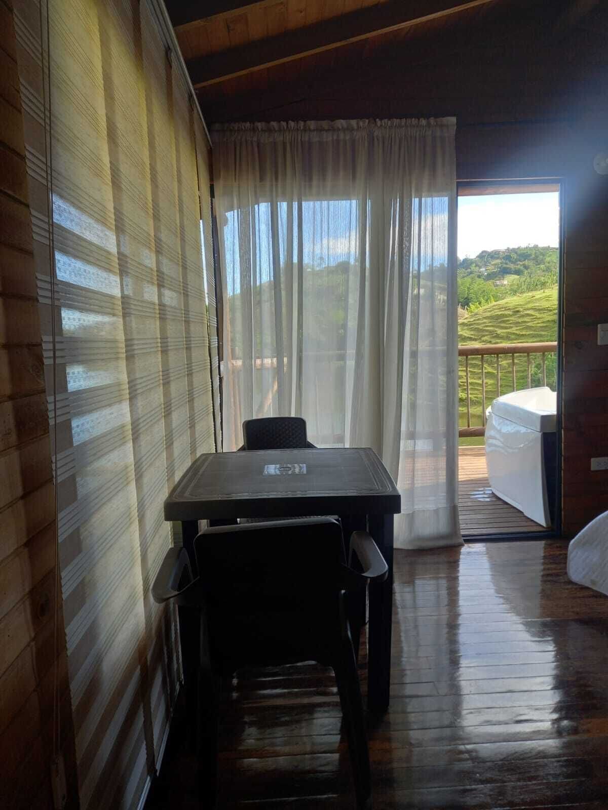 Exclusief huisje, balkon, uitzicht op meer | Gratis wifi, beddengoed