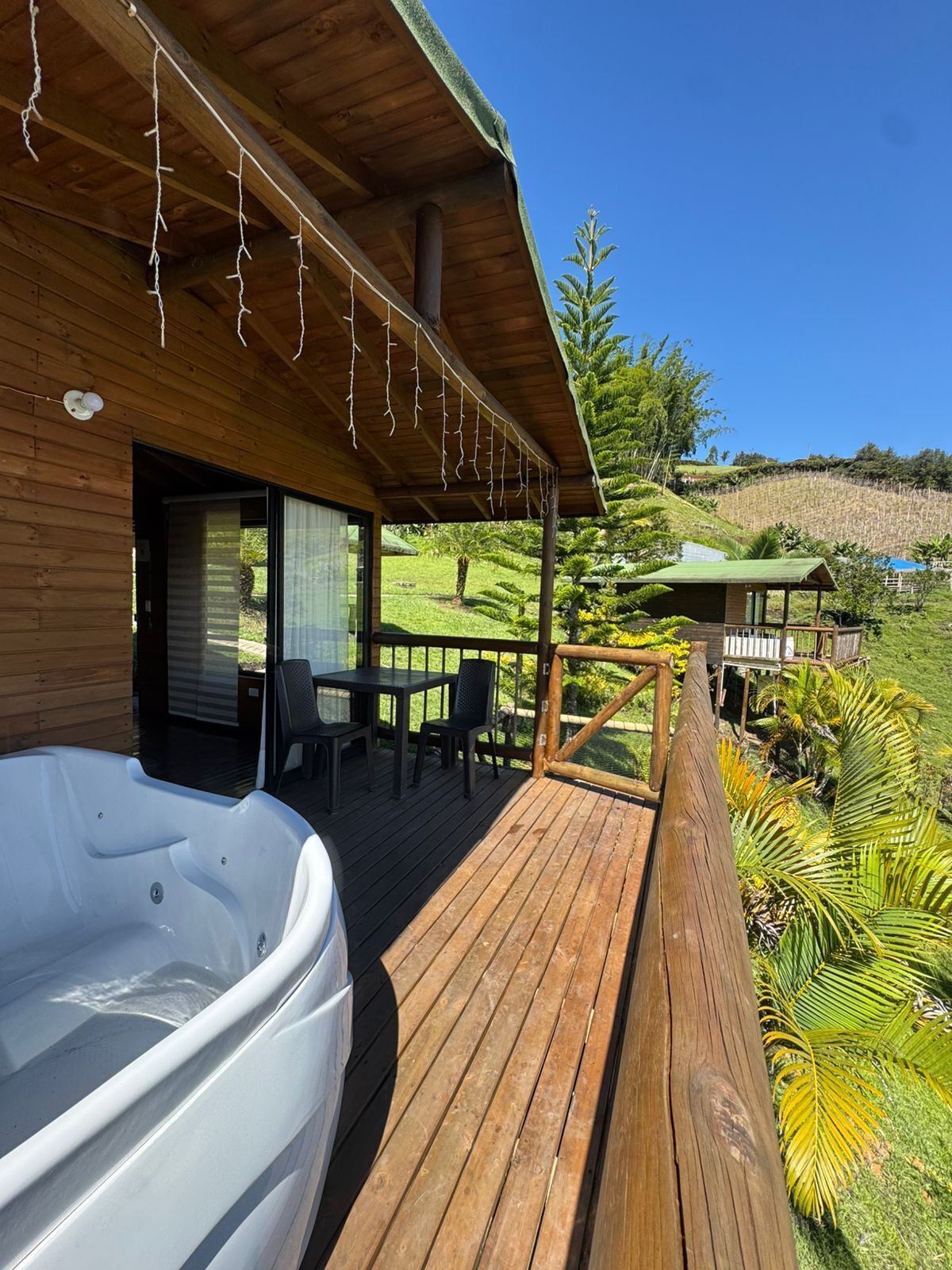Comfort Cabin, Balcony, Lake View | Private spa tub