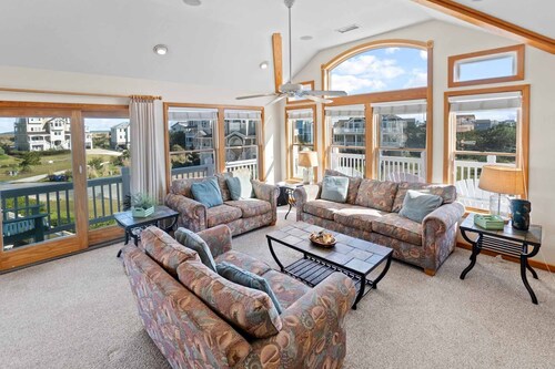 Time Away: Semi-Oceanfront, Private Pool, Pool Table