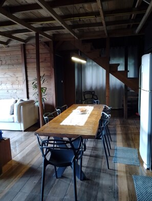 Dining - Cozy house, quiet place, well located. (Itapema)