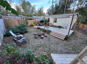 Terrace/patio - 3 BR Cozy Pine Tree Sanctuary in Downtown Alachua (Alachua)