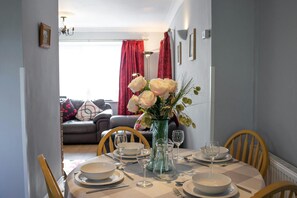 3 bedrooms, Internet - Roselea Cottage Tenby (Tenby)