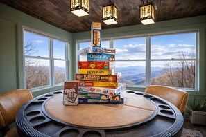 Games room - Smoky Mountain Cabin with Spectacular Mountain Views, Trail Access (Gatlinburg)