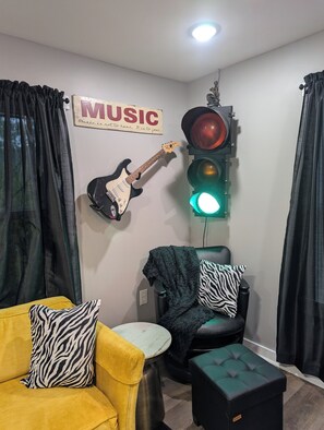 Interior - Meet Virginia!  Downtown home in Historic French lick with a cool music vibe! (French Lick)