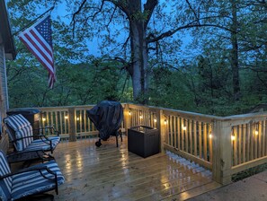 Terrace/patio - Meet Virginia!  Downtown home in Historic French lick with a cool music vibe! (French Lick)